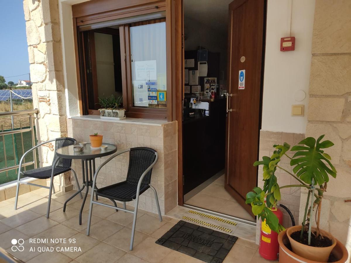 Agnanti Studios Afytos Luaran gambar