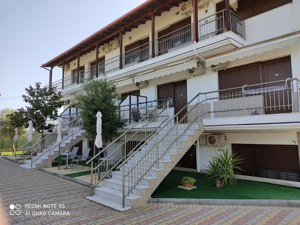Agnanti Studios Afytos Luaran gambar